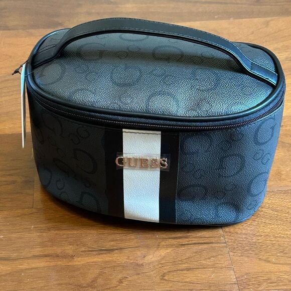 Guess Brecken Travel Bags women's Cosmetic Makeup Bag in Coal NWT - Picture 2 of 6